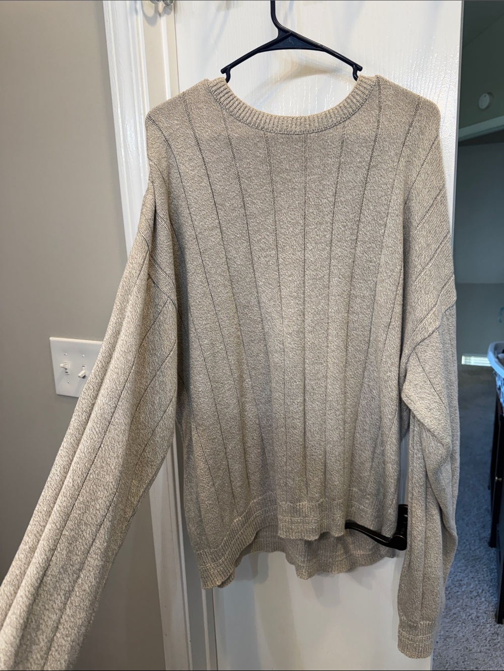 Classic Vintage 90’s Crewneck Women’s Sweater in Light Tan